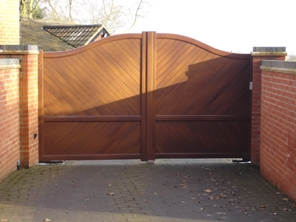 Aluminium swing gates designed to look like wood